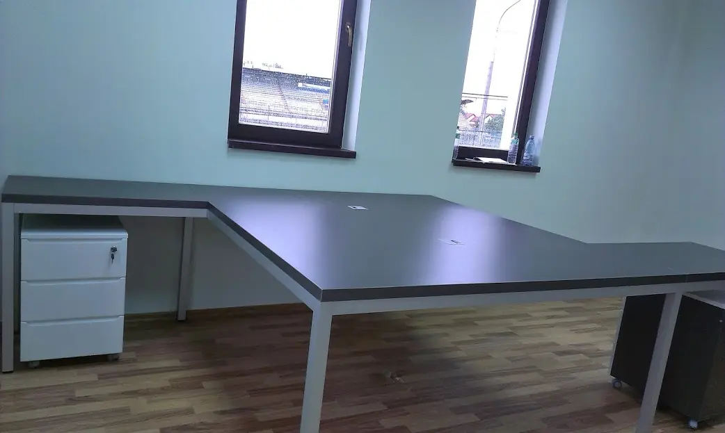 Office 5 — front PAL
