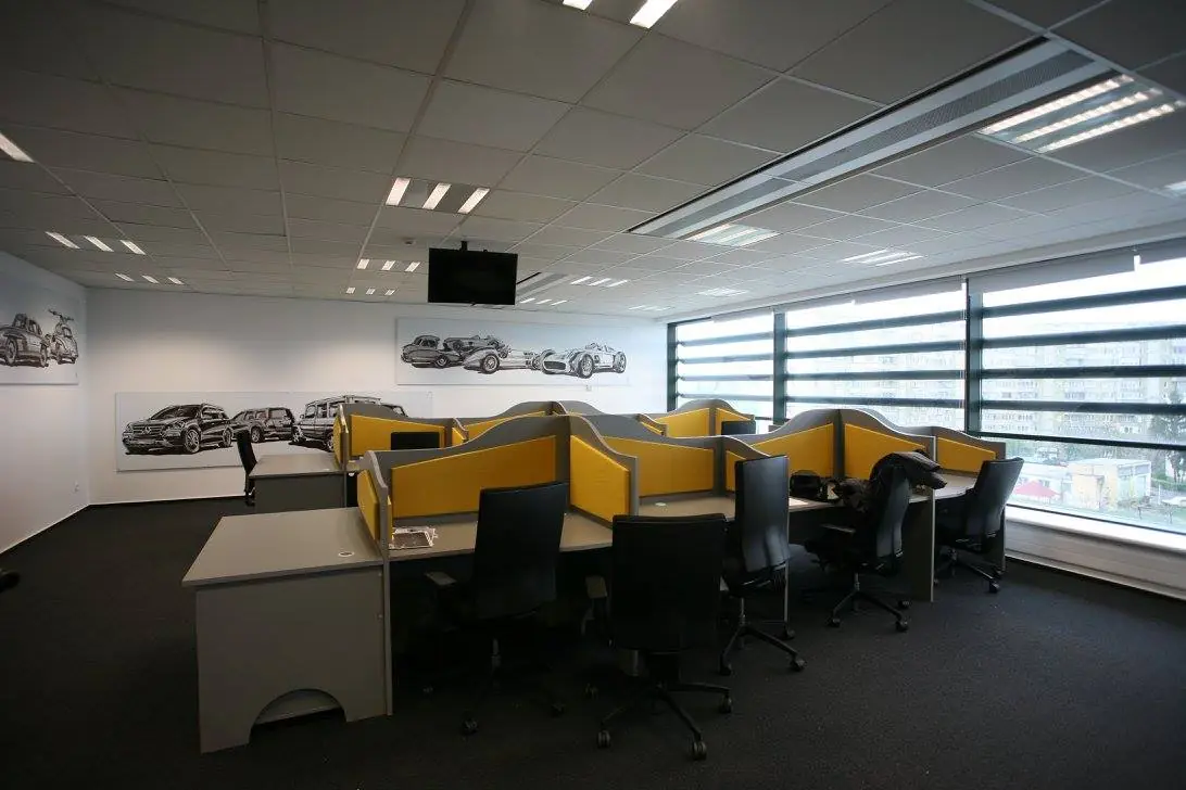 Office 7, front PAL