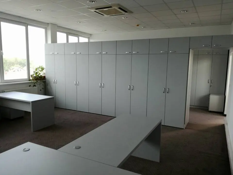 Office 9 — front PAL